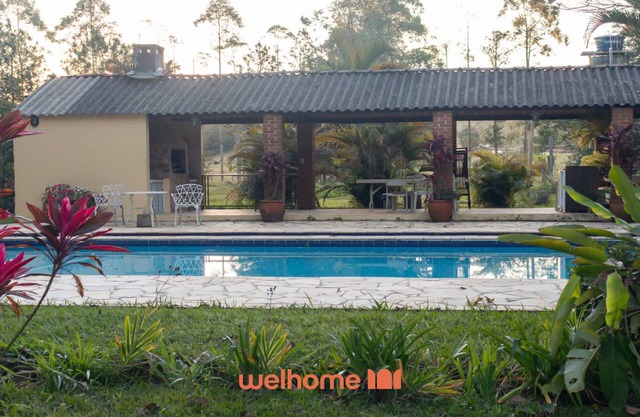 Sitio em Sarapui com piscina e lazer completo