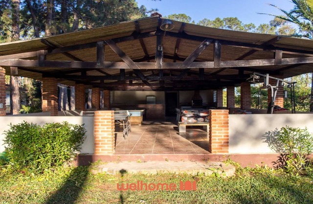 Sitio em Sarapui com piscina e campo de futebol