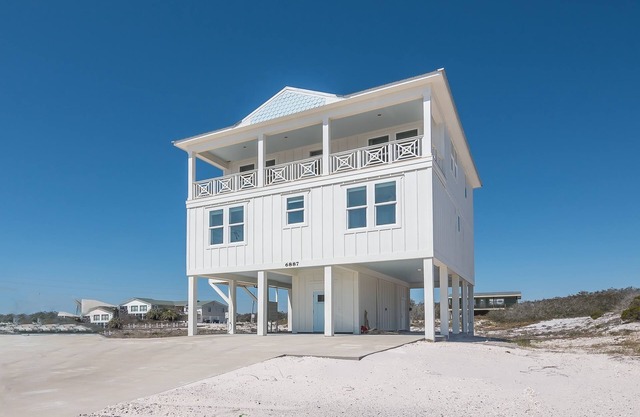 Sits 150ft from Beach, steps to private beach access, newly built, Private Pool