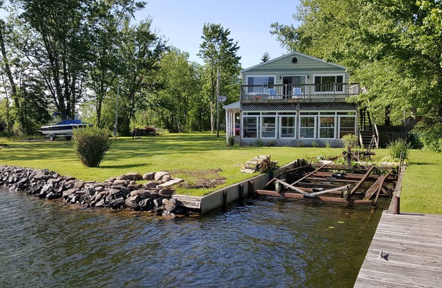Das Hotel liegt am Rande des Oneida-Flusses, ideal zum Schwimmen und Angeln im Fluss und am Oneida-See