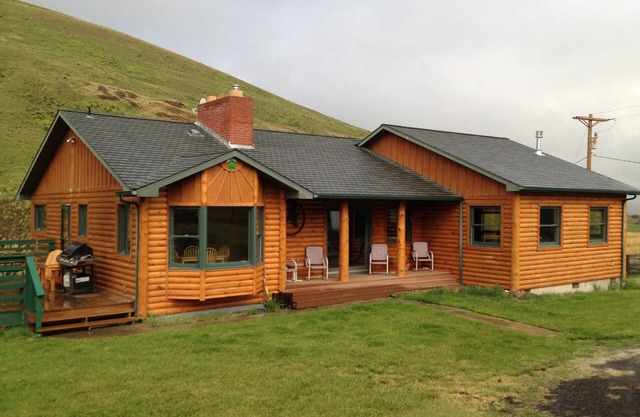 Sechs Schlafzimmer Country Log Lodge auf 20 Hektar, Heppner