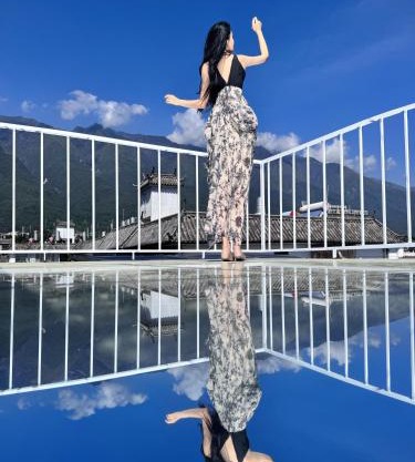 SIXI CANGSHAN MOUNTAINS GOLDEN SUNRISE MIRROR OF THE SKY SOUND SLEEP HOTEL DALI ANCIENT CITy