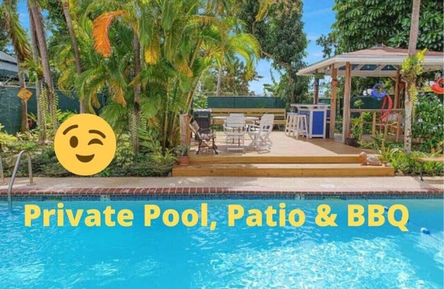 SJU Parrot Pool House mit BBQ und Bar im Freien