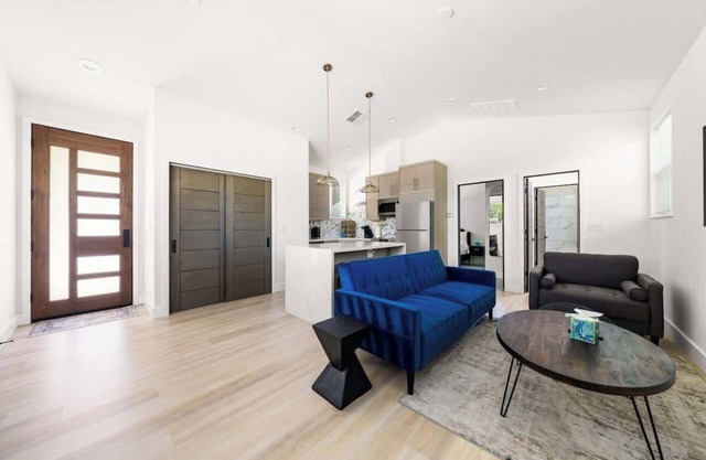 SK Living | 1 Bedroom Guesthouse B | UC Davis Med