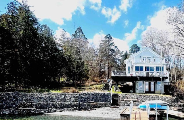 SKANEATELES Lakeside Retreat w/PANORAMIC views!