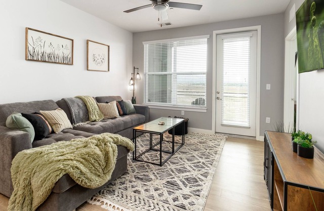 ✽WORK REMOTELY ✽KING BEDS ✽HOT TUB✽ LUXURY LIVING✽