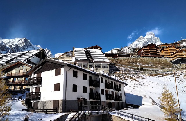 Ski-Chalet Cervinia Martino und Bassi Ski-In-Ski-Out Sonnenterrasse für 6 Personen