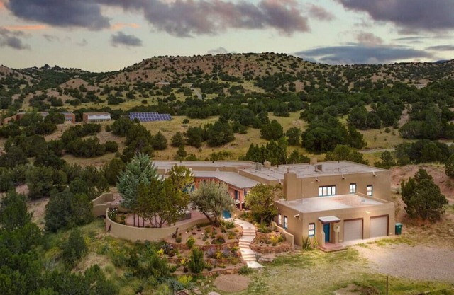 Ski Discounts! Chamisa - Private Desert Luxury on 15 Acres with Huge Patio, Hiking Trails, Breathtaking Sunset & Mountain Views