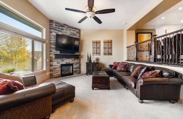 Ski Haven: Elegant Townhome w/ Private Hot Tub