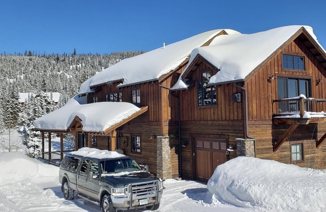 Luxuriöser Holzrahmen Ski in, Ski out Mountain Resort Home