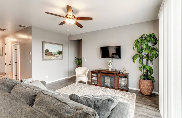 Ski, Hike & Explore: Bellemont Home w/Fenced Yard