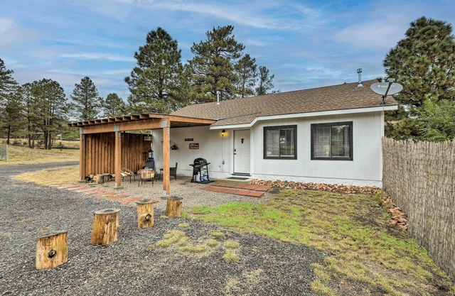Near Hiking & Golfing: Flagstaff Cottage!