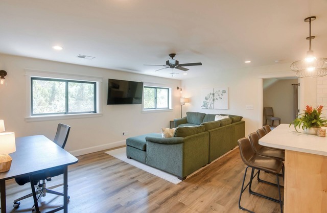 Ski, Hike, Explore: Modern Guest Suite in Rigby