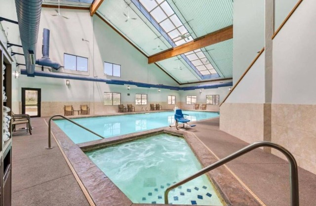 Ski, Hike, Relax in this Scenic Eagle-Vail Valley Getaway - 2 Units