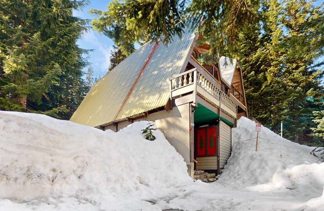 Ski-in / out A-Frame-Duplex w / Deck, Holzofen & Feuerstelle-kleiner Hund OK