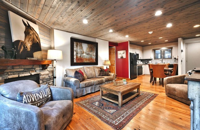 Ski-In/Ski-Out Chic Rustic Condo with Outdoor Hot Tubs and Pool! Year Round Fun!