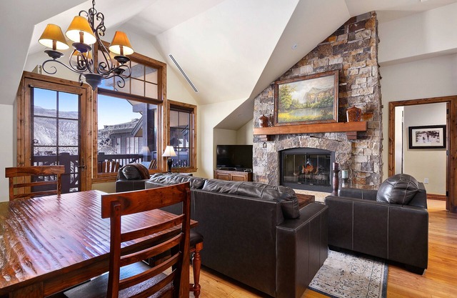 Ski In/Ski Out! **High end LUXURY Penthouse** Two HUGE Master Suites!