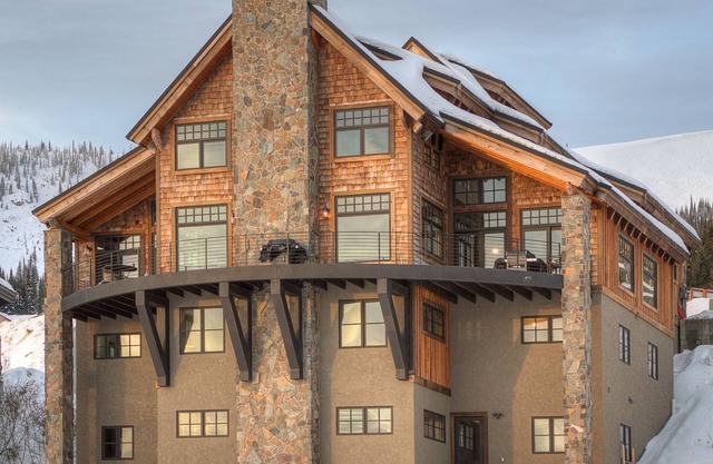 Ski-in/Ski-out, In the Village, 7 King Bedrooms, 2 Bedrooms w/ 2 XL twins