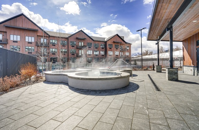 Ski-In/Ski-Out Park City Studio: Community Hot Tub
