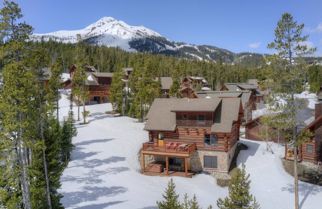 Ski-In / Ski-Out Powder Ridge Cabin im schönen großen Himmel