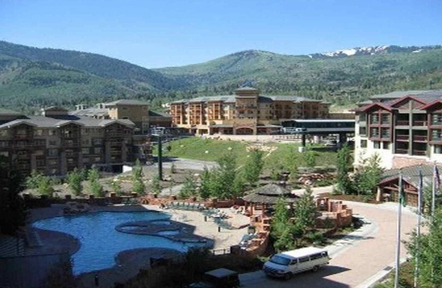 Skifahren im Ski Out Rock Resort (Grand Summit-A Vail Resort) in Canyons Village