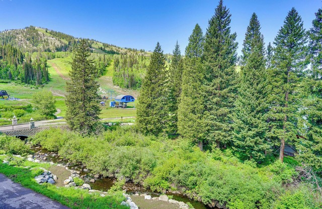 NEUE Ski-In / Out-Wohnung in Solitude mit Whirlpool auf dem Dach