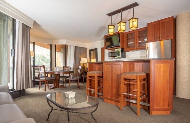 Ski-In/Ski-Out Snowbird King Bedroom plus Sofa Sleeper + Amenities