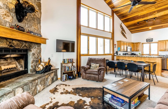 Nur wenige Schritte vom Bear Back Lift, dem Ski-In / Ski-Out Stadthaus mit gemeinsamem Tennis und Golf entfernt