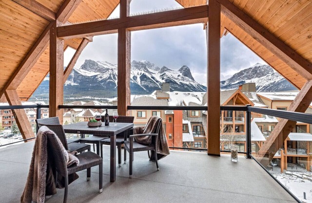 Genießen Sie Luxus in einem privaten Penthouse im Solara Resort and Spa