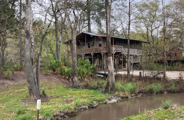 Skip’s Rustic River Cabin near Okefenokee Swamp