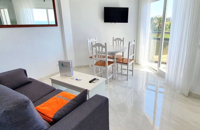 Skol 521 - Fantastic Beachfront Studio Holiday Home