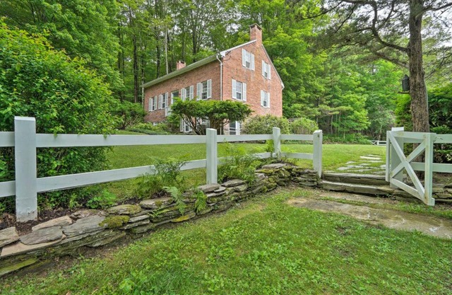 Sky Parlor Farm on 480 Acres with Fire Pit!