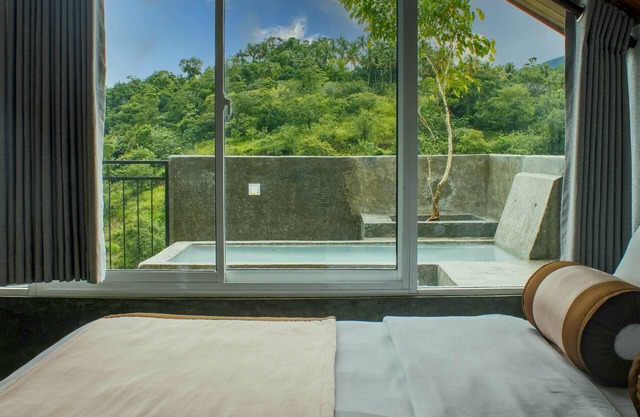 SKY PAVILION by Kandy Victoria Eco Resort "Room with a Outdoor Private Bathtub"