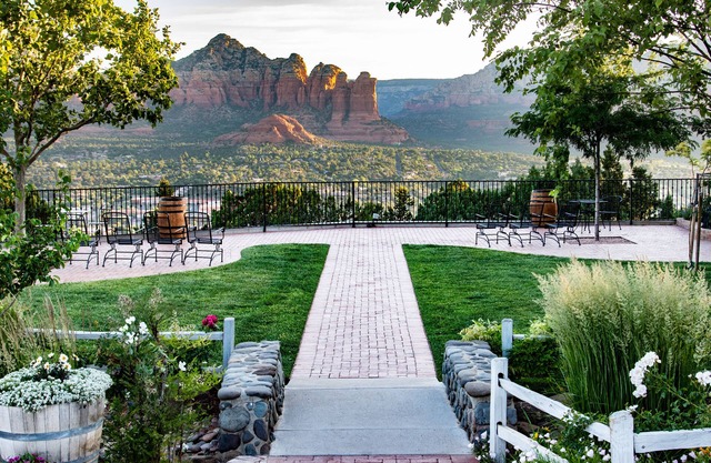 Sky Ranch Lodge