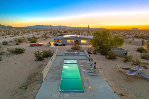 Sky Ranch Noir Luxe Desert Compound with Pool Sauna Stargazing