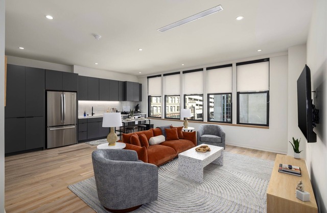 Sky Suite – Games/WiFi/Center of the City + Views