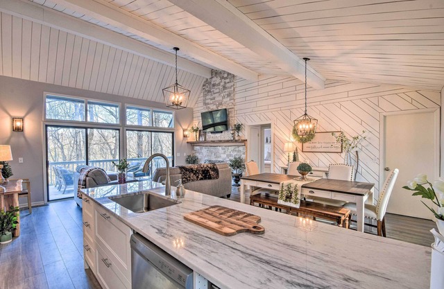 Sky Valley Retreat w/ Resort-Style Amenities! Golf,Swim,Hike,Explore!