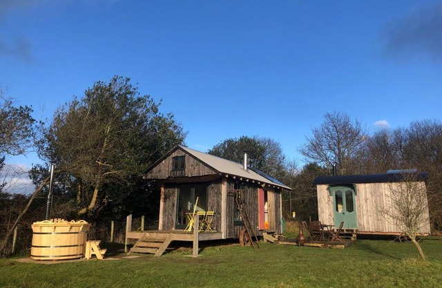Sky View Shepherd's Huts with Woodburning Hot Tub