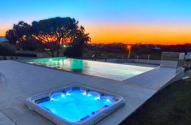 Sky Villa by Laranjal Rentals