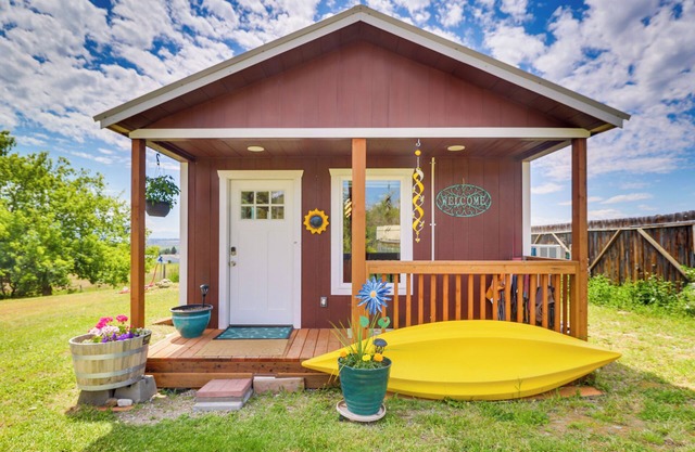 ‘Skydance Cabin’ in Polson, 5 Mi to Flathead Lake!