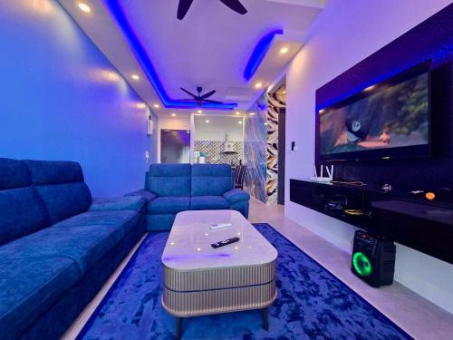 SkyHigh Family suites - 3BR, swimming pool, KTV & Game sets & many more!