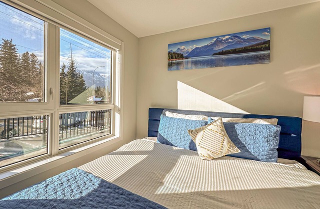 Skyline 102 Mountain View Townhouse-AC-Heated Pool; Hot tub