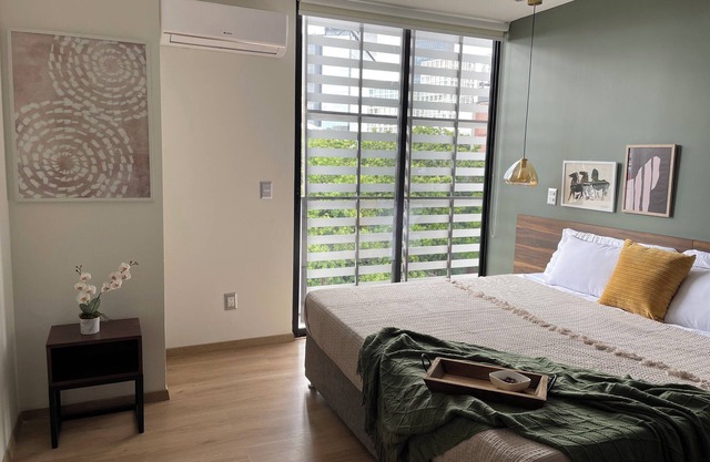 SkyLine KingBed Suite
