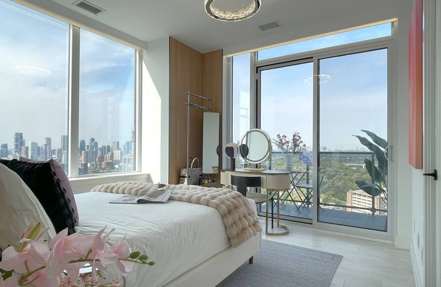 Skyline Luxe Panoramic Suites & towers Toronto
