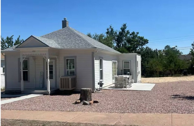 Skyline Retreat Charming 3-bedroom house with AC and WiFi in Cañon City