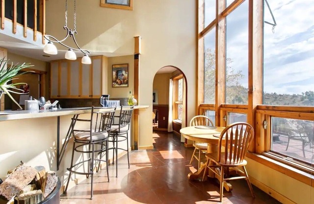 SkyMountain Lodge with Hot Tub and Infrared Sauna