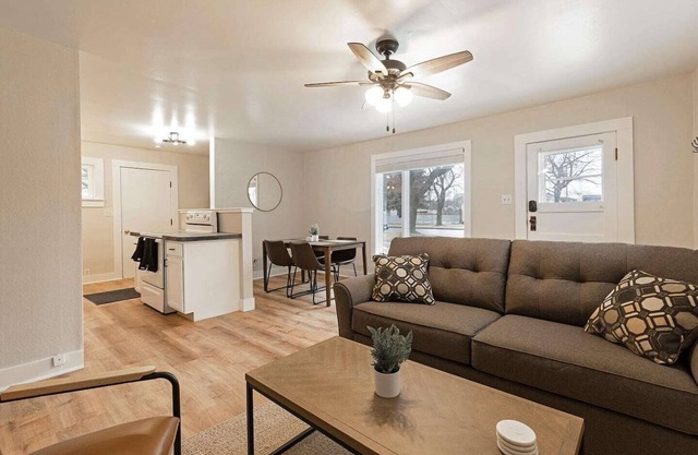 Slant Streets Bungalow - Close proximity to The Hip Strip, Downtown Missoula and UM.
