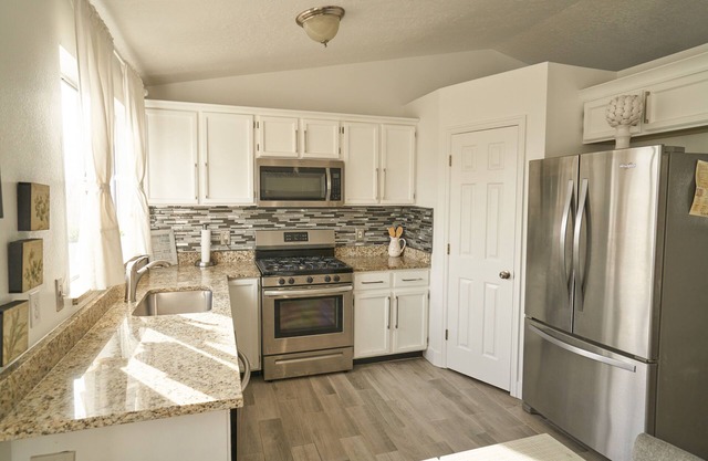 SLC Home close to Airport, Concerts, Ski & More (Pet friendly)
