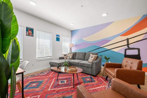 SLC Ski Lodge 2BR Townhome King Garage