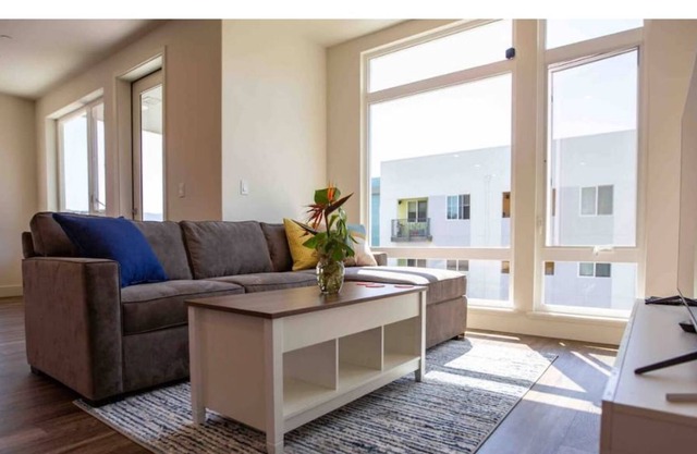 Luxury Condo with Clubhouse Access at Great Location